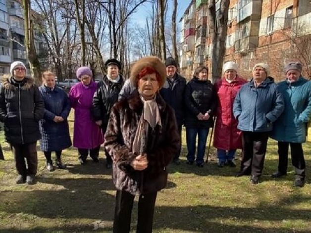 Движение "Отряды Путина" призвало закрыть Clubhouse в РФ за "притоны, пьянство и сплошную аморальность"