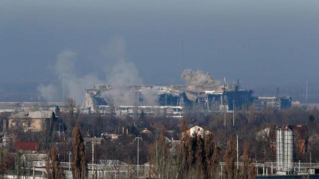 Украинские военные сдали донецкий аэропорт