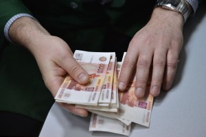 Российский командир в «ЛНР» забирает половину от зарплат подчиненных боевиков