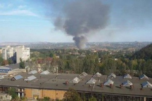 В Донецке горит военкомат, где разместились боевики - соцсети