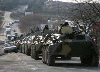 К Донецку подбирается военная техника