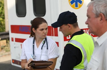 В Киеве убегающий от полицейских и прохожих грабитель неудачно упал и погиб