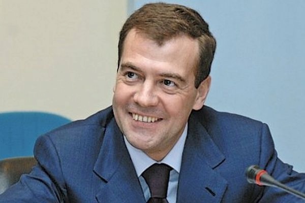 Медведев запугал депутатов Госдумы