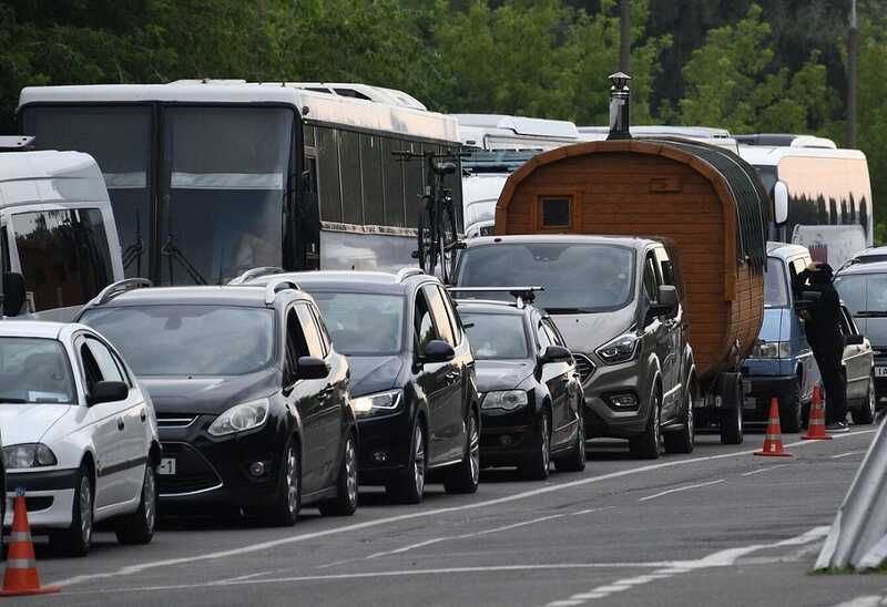 Голый мужчина перебежал Польши в Беларусь по Варшавскому мосту