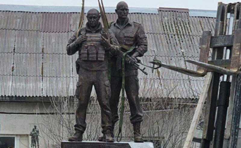 В Самарской области установили памятник Евгению Пригожину и Дмитрию Уткину на Николаевском кладбище