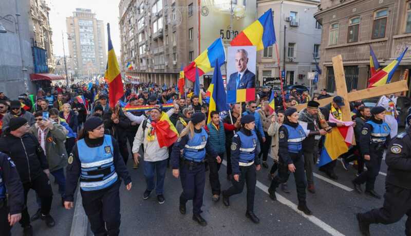 В Бухаресте продолжаются митинги в поддержку Джорджеску после аннулирования его победы на выборах