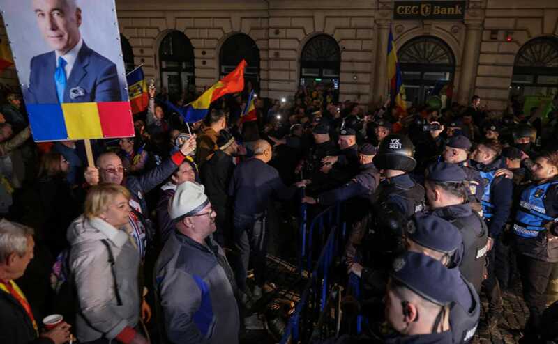 В Румынии начались протесты, вызванные недопущением Джорджеску к участию в президентских выборах