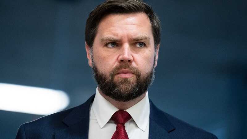 Вице-президент США Джей Ди Вэнс заявил, что Украине и России нужно самим договориться о прекращении боевых действий