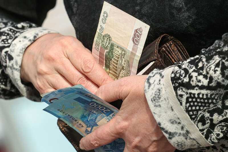 Пенсионерка из Курска потеряла более 5 миллионов рублей, пытаясь продлить страховой полис