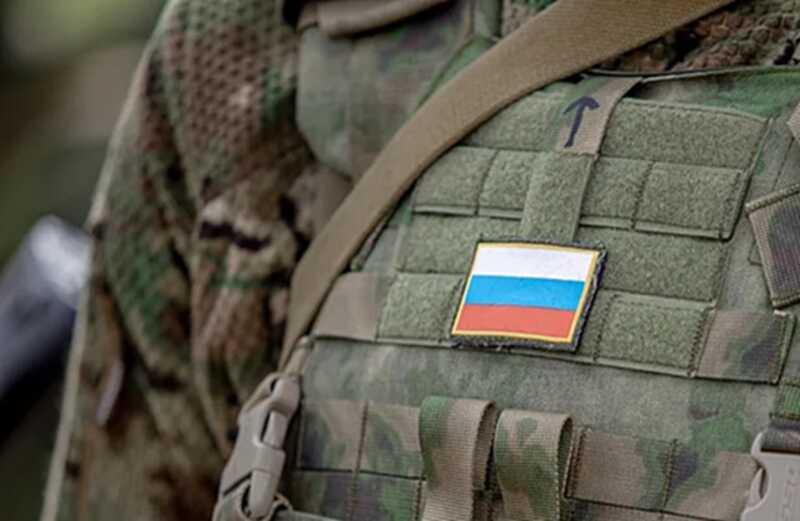 Нетрезвый военнослужащий покинул часть без разрешения, похитил автомобиль и совершил наезд на двух школьниц в Прокопьевске