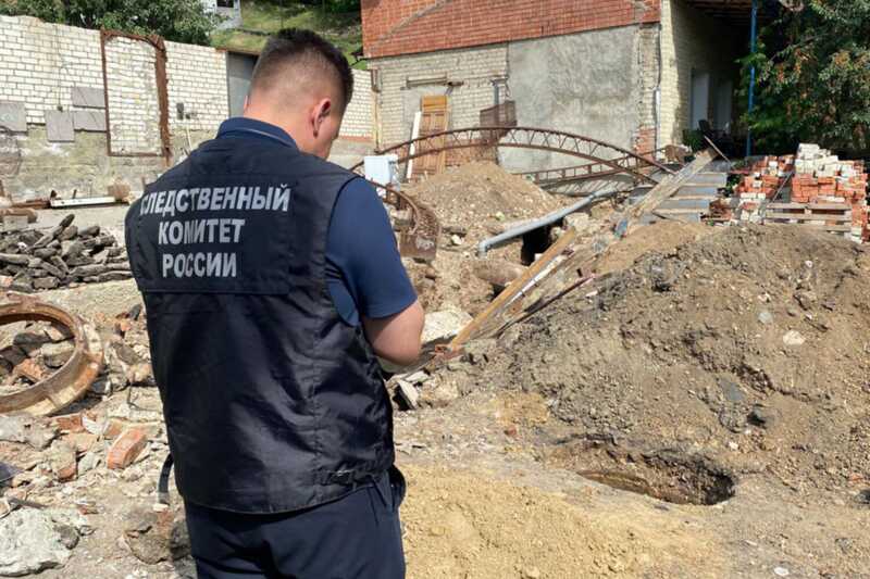 В частном доме в Саратове мужчину придавила обрушившаяся стена