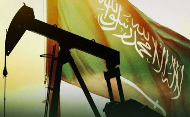 Саудовская Аравия меняет ценовую стратегию и усиливает добычу нефти