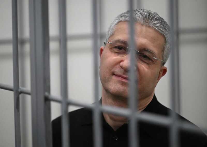 Бывший заместитель министра обороны Иванов получил 13 лет за кражи