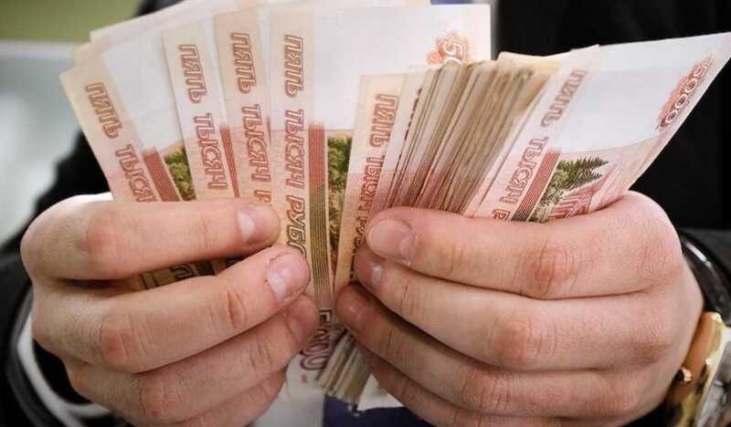 Сотрудники "Уральского банка реконструкции и развития" вывели 3,4 миллиарда рублей через Кипр по фиктивным договорам