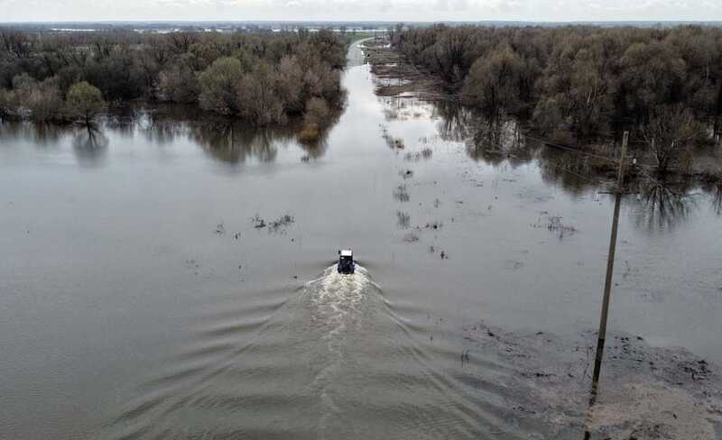 Вода не спадает: жители Московской области вынуждены спасаться на вторых этажах