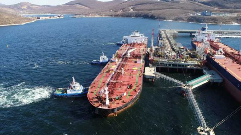 Россия временно остановила погрузку нефтяных танкеров в портах на Черном море