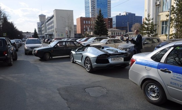 Олигарх Аристов, попавший в аварию на своем Lamborghini, чуть не довел виновника ДТП до больничной койки