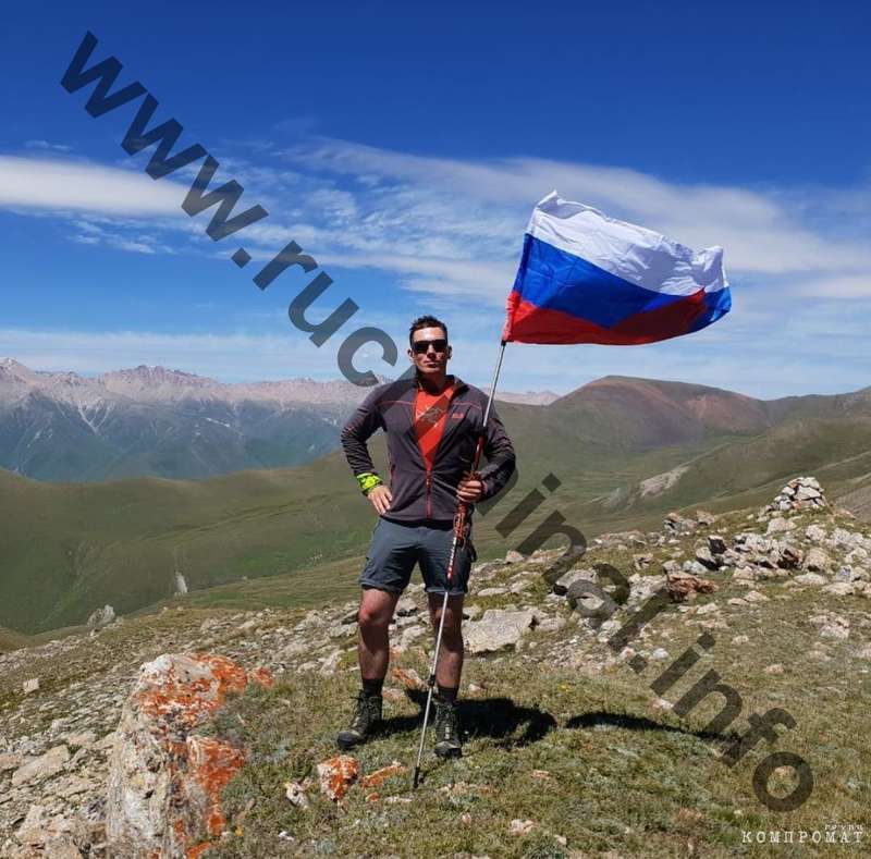 Слева воры в законе: 1) Эмзар Джапаридзе (Кватия), 3) Тариел Качарава (Тарас) kuiqxrirtiqqekmp