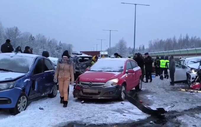 Число пострадавших в ДТП в Новгородской области выросло до 16 человек